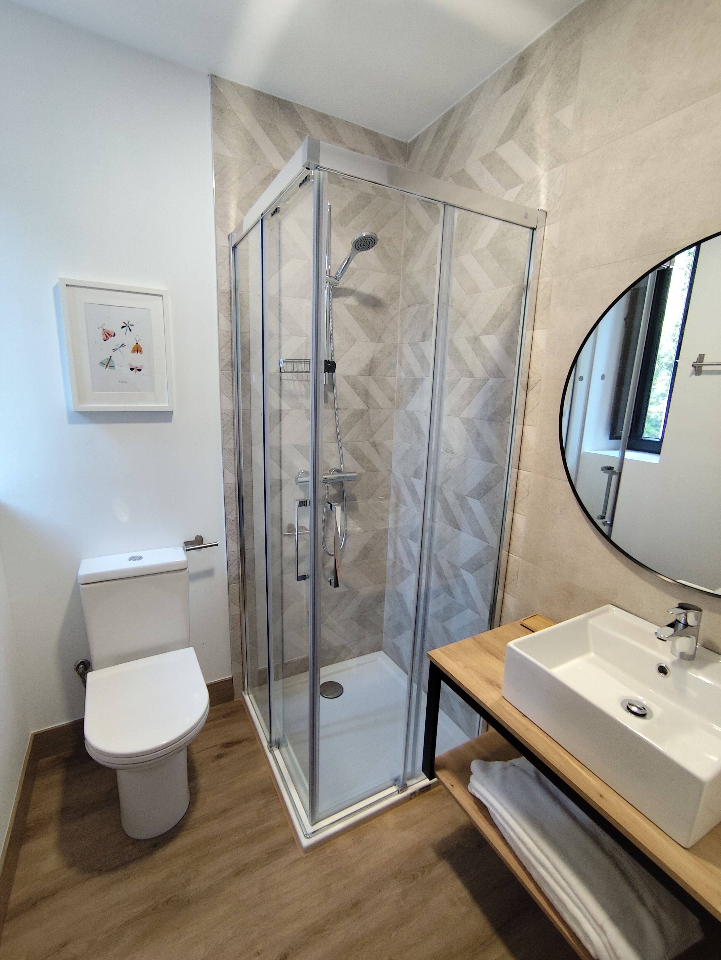 تجهيزات دش، مناشف، صابون، شامبو