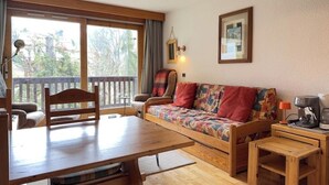 Living area - Edelweiss 9 (Les Allues)