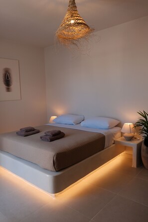 Deluxe Double Room, Balcony | Free WiFi