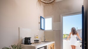 Superior Suite | WiFi (free) - Cycladic Charm (Naousa)