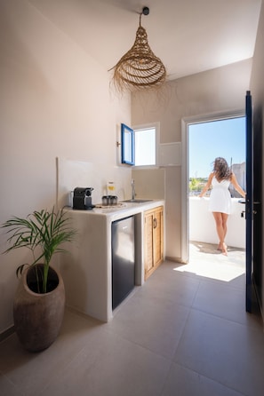 Superior Suite | WiFi (free) - Cycladic Charm (Naousa)
