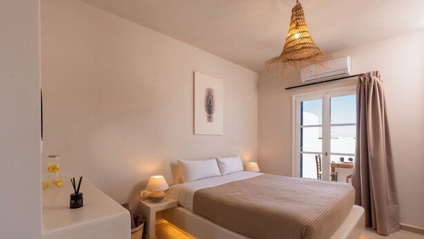 Deluxe Room | WiFi (free) - Cycladic Charm (Naousa)