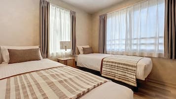 Blackout curtains, free WiFi