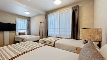 Triple Room | Blackout drapes, free WiFi