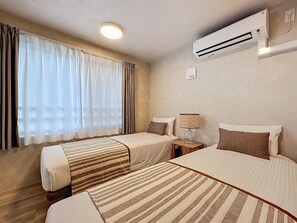 Blackout curtains, free WiFi - Viento Ikebukuro (Tokyo)