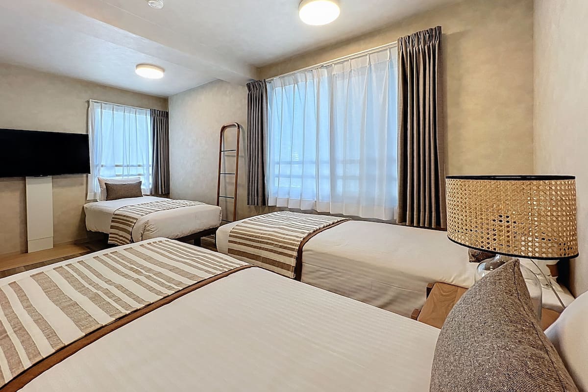 Triple Room | Blackout drapes, WiFi (free)