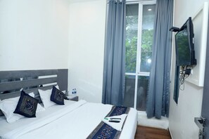 Deluxe Double Room | Free WiFi, bed sheets - Hotel Freedom International (Mumbai)