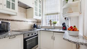 Appartement Ville, 3 chambres, non-fumeurs | Cuisine privée | Machine à expresso, cafetière/bouilloire, bouilloire électrique