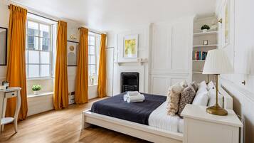 City Apartment, 3 Bedrooms, Non Smoking | Iron/ironing board, cribs (surcharge), WiFi (free), bed sheets