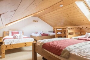 4 sovrum, strykjärn/strykbräda, wi-fi och sängkläder