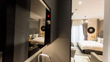 Estúdio superior, sacada | Cozinha privada | Geladeira grande, micro-ondas, cooktop