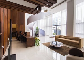 Sala de estar en el lobby