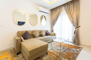 Luxury Apartment, 1 Bedroom | Living area