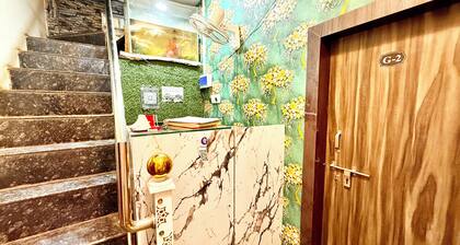 Hotel S Elite - near Temple & Station