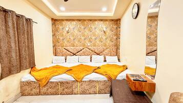 Premium bedding, desk, laptop workspace, free WiFi