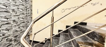 Hotel S Elite - near Temple & Station