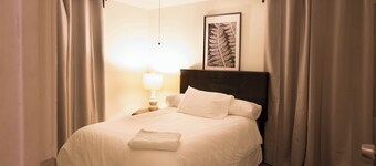 Family-Friendly Getaway - 2BR Home Near DTW & Downtown Detroit