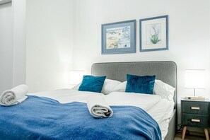 1 slaapkamer, een strijkplank/strijkijzer, wifi, beddengoed
