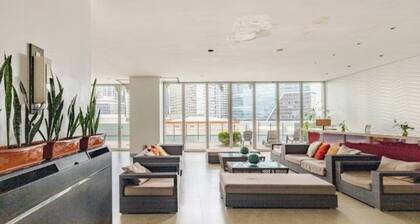 Fancy Suite near Eastwood with Awesome Balcony!