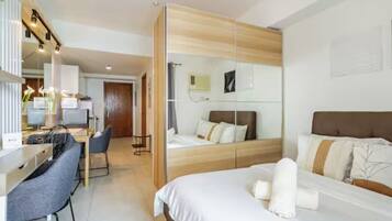 1 bedroom, desk, iron/ironing board, WiFi