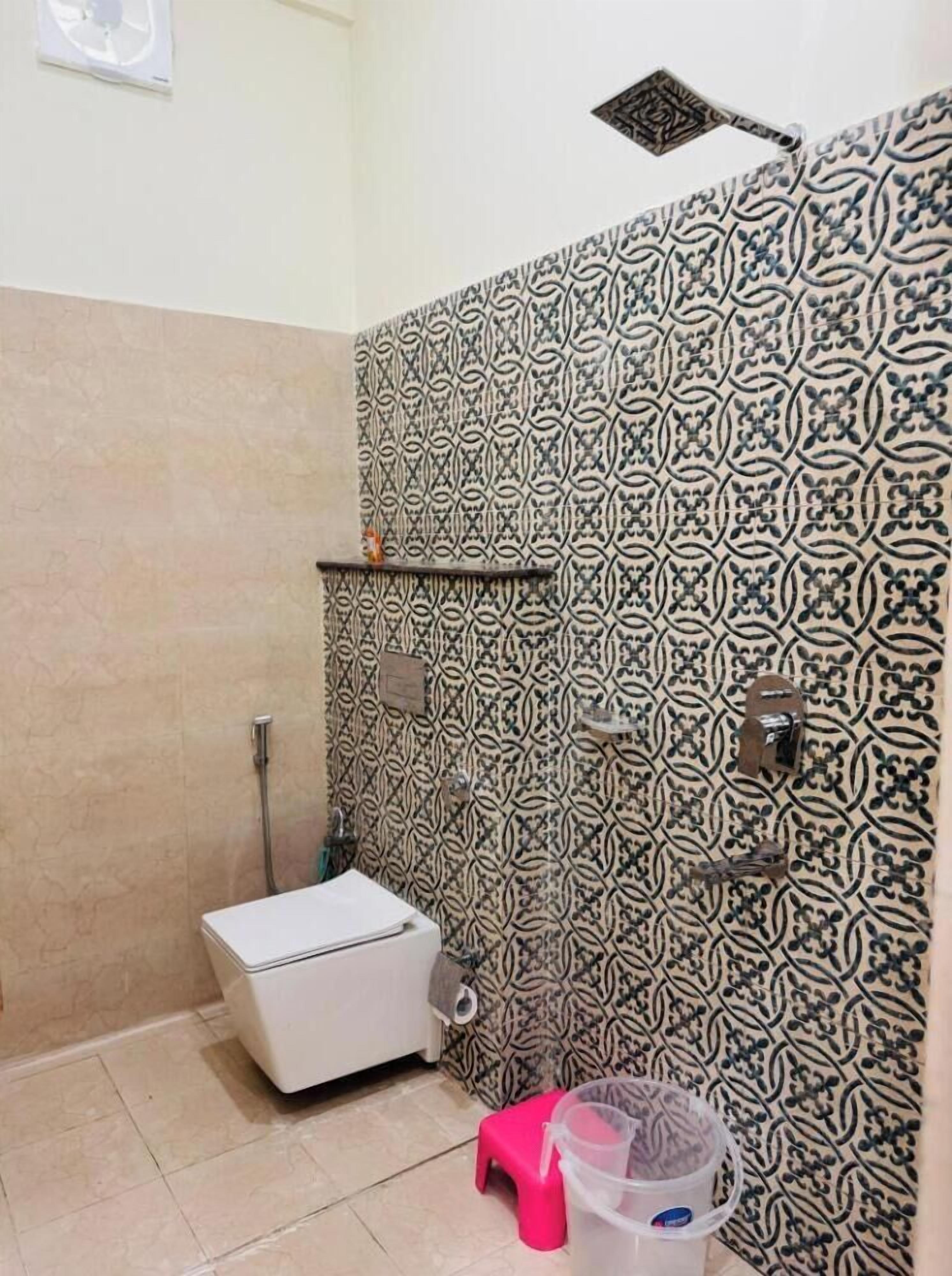 Ducha, batas, bidet, toallas