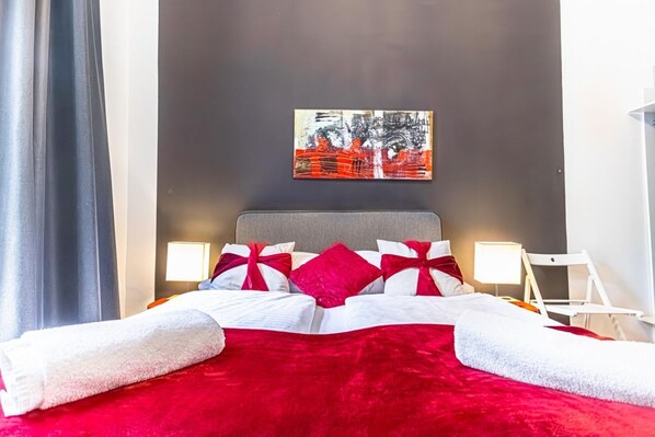 1 chambre, fer et planche à repasser, Wi-Fi, literie fournie