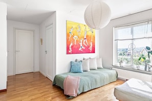 Desk, iron/ironing board, free WiFi, bed sheets - Spacious Family Home with Backyard (Stockholms län)