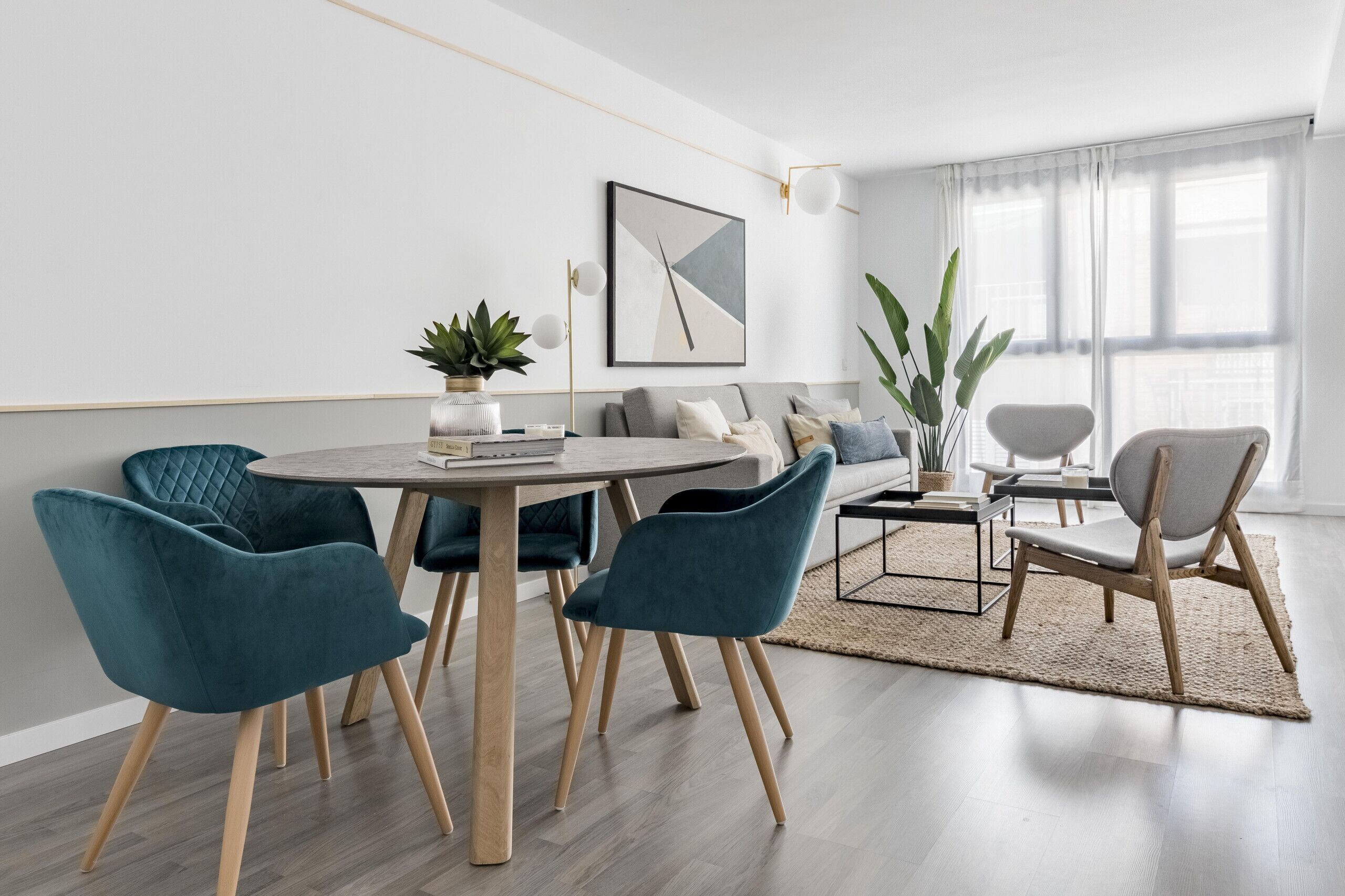 Basic Apartment | Living area | 50-cm TV with cable channels