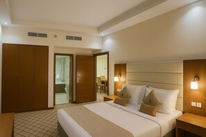 Minibar, in-room safe, soundproofing, iron/ironing board - Tamr Inn Hotel (Dubai)