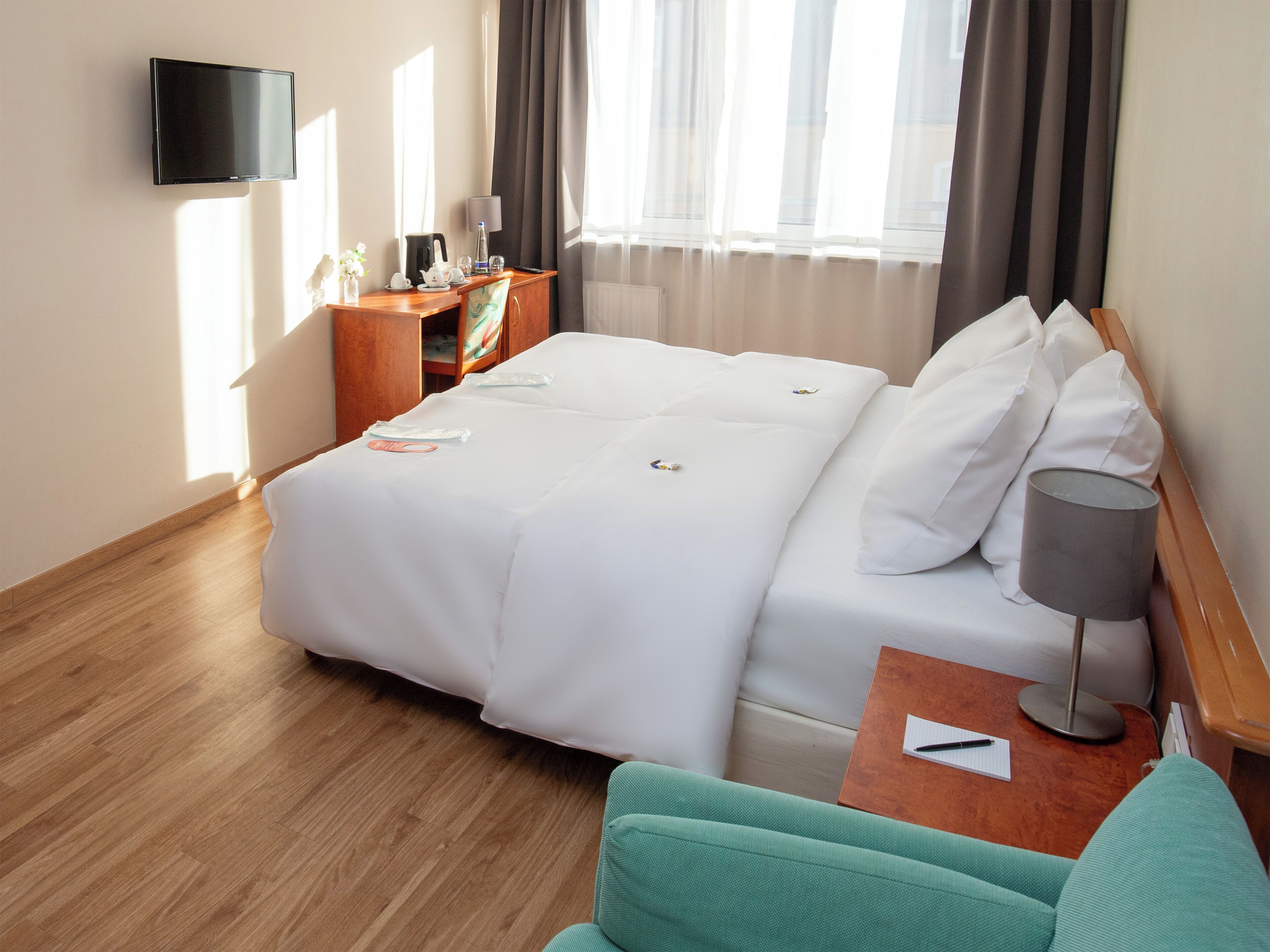 Double Room | Desk, laptop workspace, blackout drapes, iron/ironing board