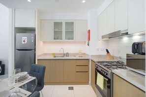 Fridge, microwave, oven, stovetop