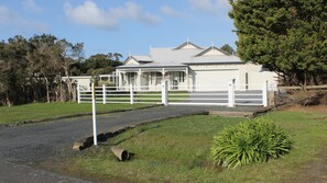 Exterior - Acre's Rest in Ventnor (Ventnor)