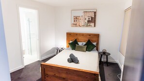 3 多间卧室、熨斗/熨衣板、上网接入