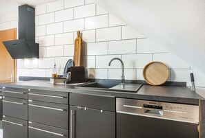 Refrigerador, horno, placa de cocina, lavavajillas