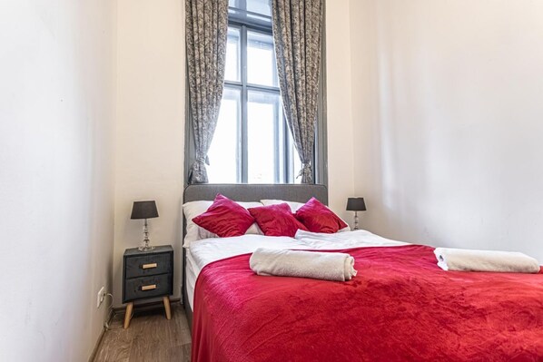 1 bedroom, WiFi, bed sheets