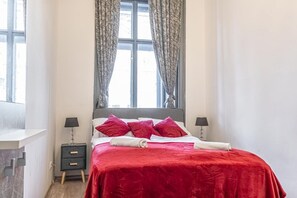 1 bedroom, WiFi, bed sheets