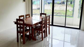 Villa - 4 soveværelser - ryger | Spisestue