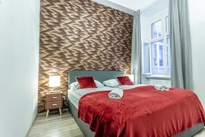 Iron/ironing board, WiFi, bed sheets