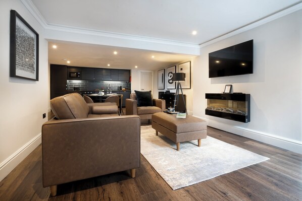 Departamento superior | Tabla de planchar con plancha y wifi gratis 