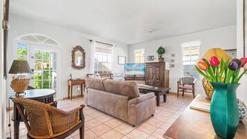 House (2 Bedrooms) | Property amenity