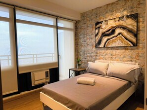 Laptop workspace, free WiFi