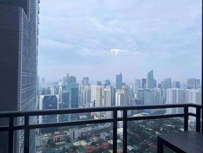 Penthouse 2 bedroom unit with balcony