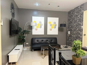 Family Apartment, Balcony, City View | Living area - Penthouse 2 bedroom unit with balcony (Makati)