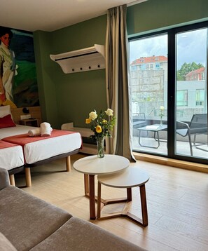 Superior-Studio, Terrasse | Babybetten, kostenloses WLAN, Bettwäsche