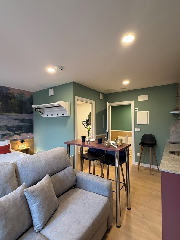 Estudio, terraza | Cunas (de pago), wifi gratis, ropa de cama