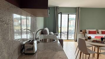 Superior Studio, Terrace | Private kitchen | Mini-fridge, stovetop, dishwasher, cookware/dishes/utensils