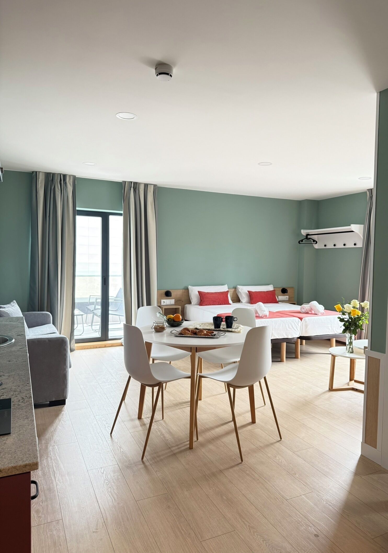 Cots/infant beds, free WiFi, bed sheets