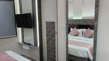 Deluxe Double Room, City View | Iron/ironing board, free WiFi