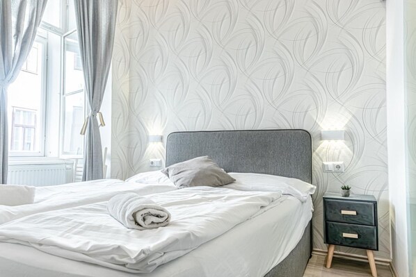 1 habitación, tabla de planchar con plancha, wifi y ropa de cama 
