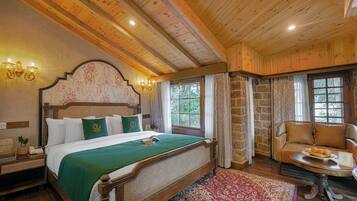 Classic Room with 15% Food and Drink|Early Check in|Late check out| | Premium bedding, minibar, soundproofing, bed sheets